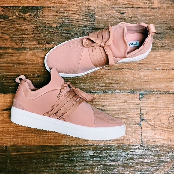 Steve Madden Shoes - Women’s STEVE MADDEN pink lancer shoes